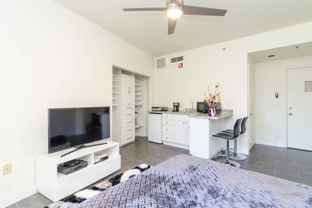 Ocean Drive Studio Historic Building Minutes Walk To The Beach. Miami Beach Bagian luar foto